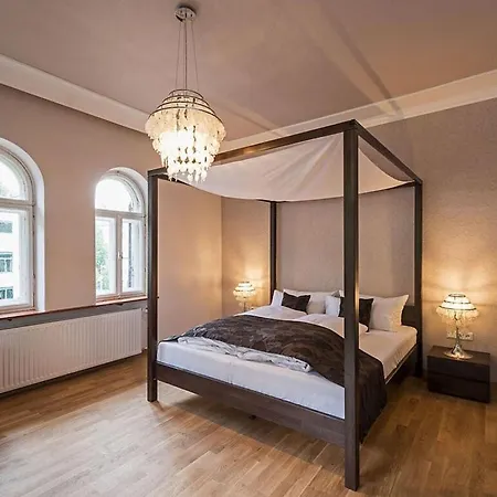 Ludwig Modern Retreat *
